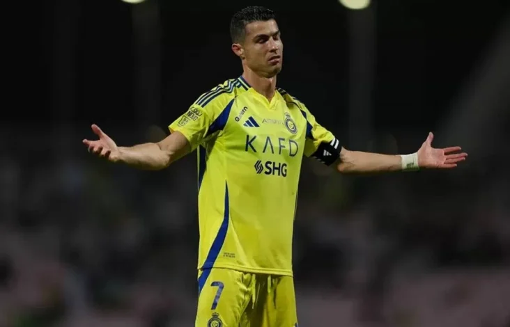 Benarkah Cristiano Ronaldo Terancam Hukuman Cambuk 99 Kali sebab Peluk Wanita Disabilitas di dalam area Iran?