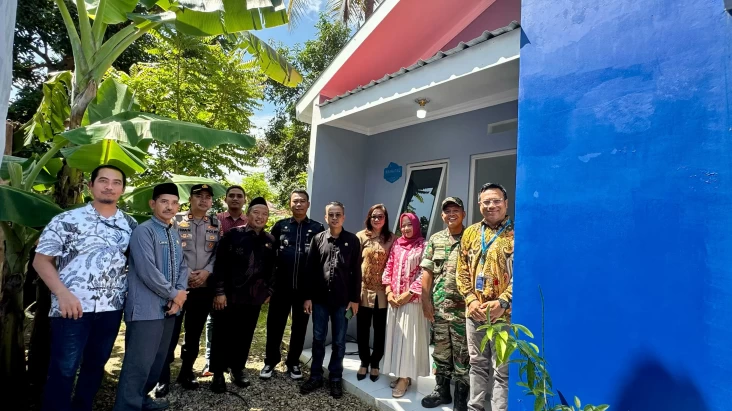 Krakatau Steel Serahkan Enam Unit Rumah Layak Huni untuk Warga Anyar