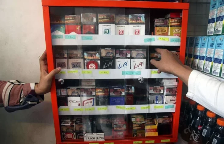 Industri Perdagangan Eceran Waswas Hadapi Rencana Larangan Penjualan Rokok