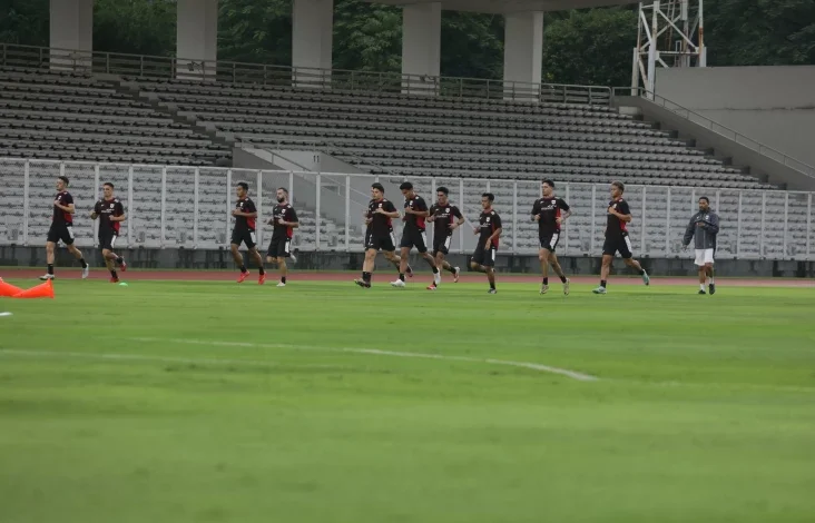 Timnas Indonesia Latihan Jelang Lawan Bahrain: Mees Hilgers, Sandy Walsh, kemudian Ole Romeny Absen!