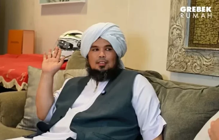 Ustaz Derry Sulaiman Sebut Denny Sumargo kemudian juga Willie Salim Akan Segera Mualaf