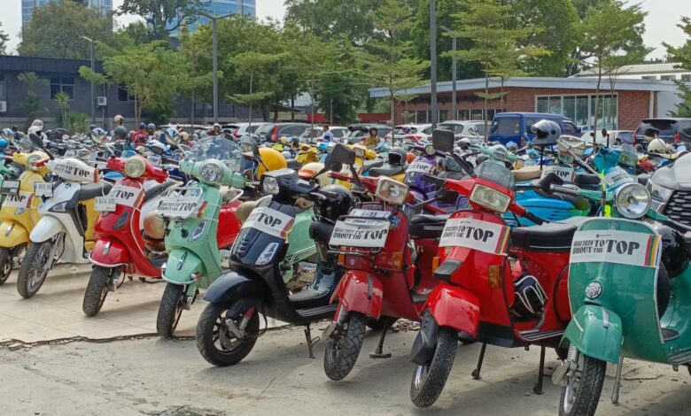 Budaya saling klakson pengguna vespa yang digunakan digunakan mulai terkikis zaman