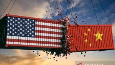 Trump cabut aturan “duty-free” bagi barang bernilai kecil jikalau China